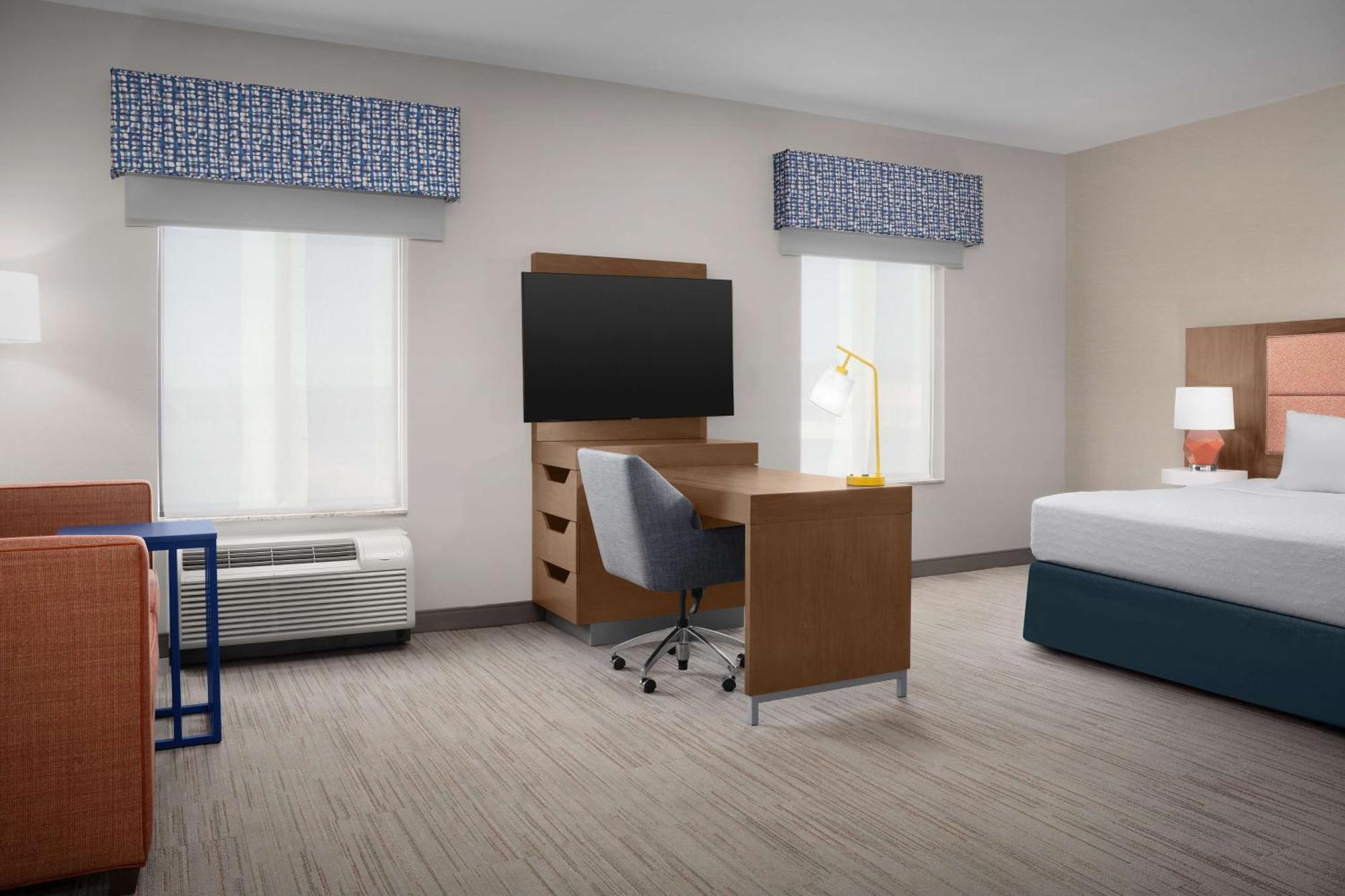 Hampton Inn & Suites Williston Exterior photo