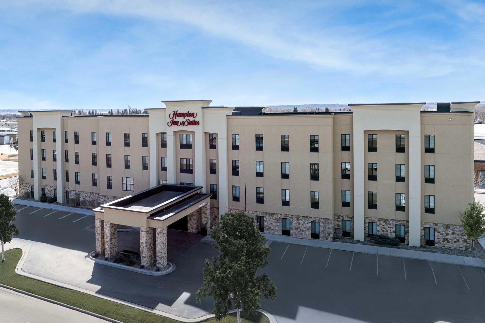 Hampton Inn & Suites Williston Exterior photo